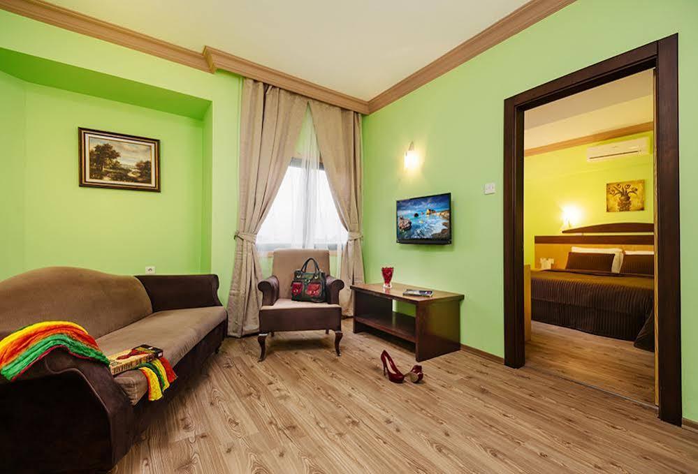 City Royal Hotel And Casino Nicosia Exterior photo